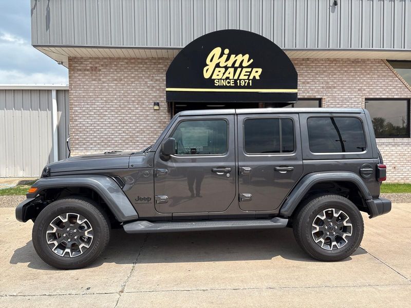 2025 Jeep Wrangler 4-door SaharaImage 2