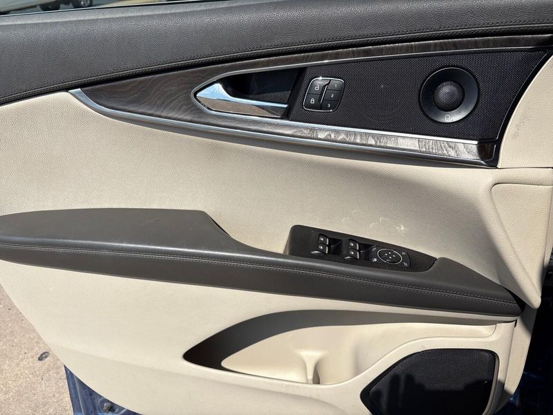 Used 2020 Lincoln Nautilus ReserveImage 17