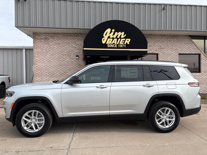 New 2025 Jeep Grand Cherokee L Laredo X 4x4Image 3