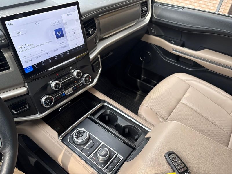 2022 Ford Expedition XLTImage 19