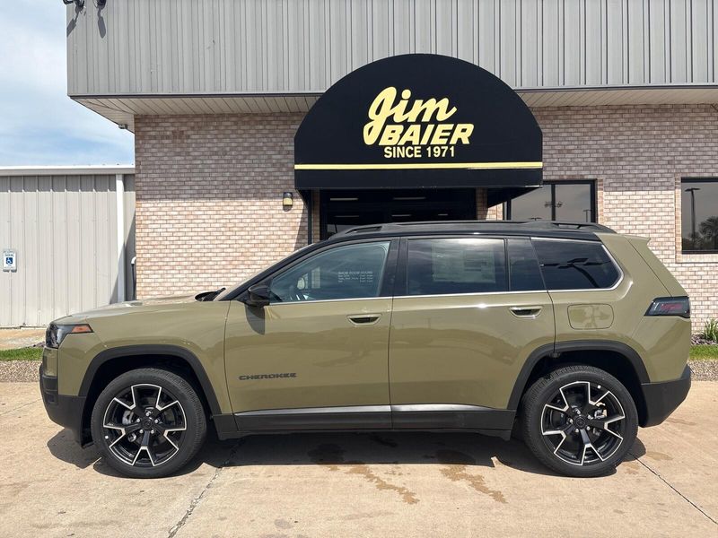New 2026 Jeep Cherokee Overland 4x4Image 2
