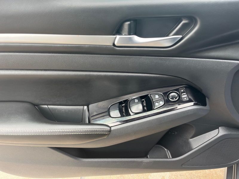2023 Nissan Altima 2.5 SVImage 12
