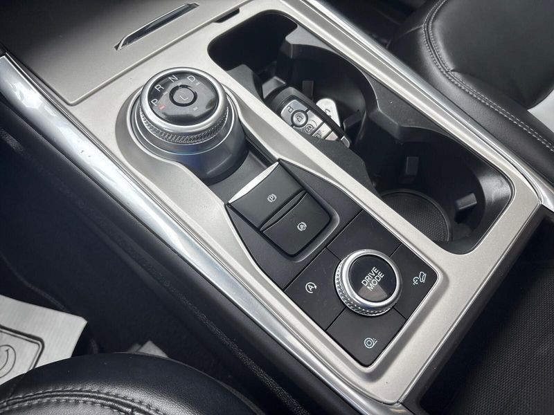 2024 Ford Explorer XLTImage 19