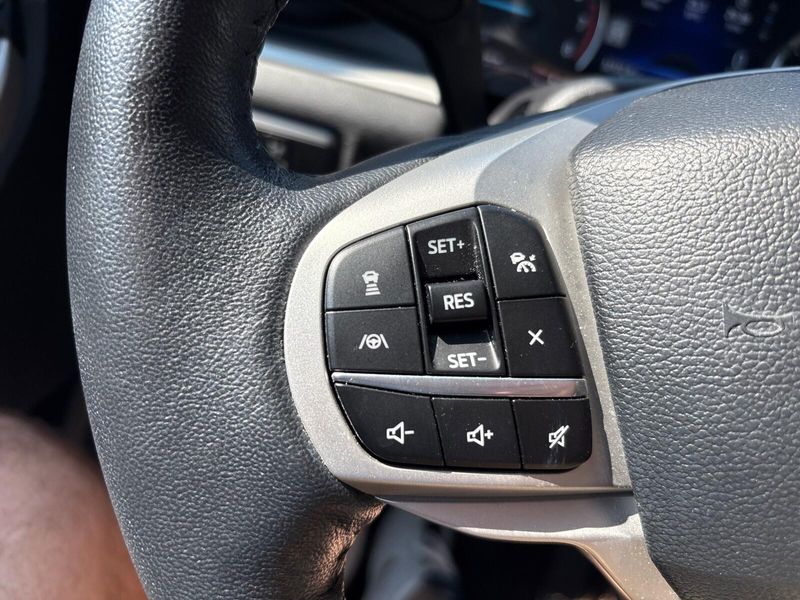 Used 2023 Ford Explorer XLTImage 16