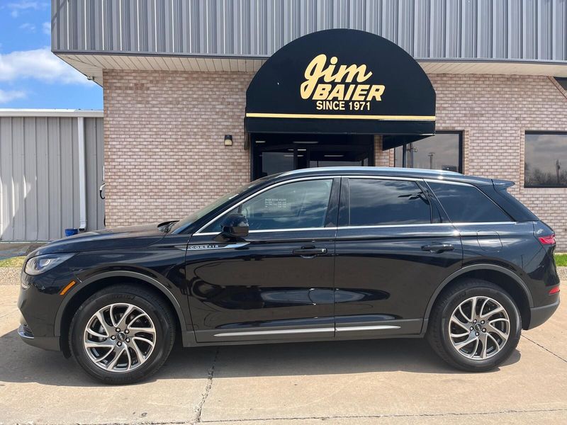 2022 Lincoln Corsair StandardImage 2