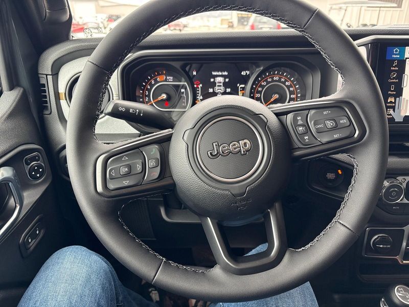 New 2026 Jeep Wrangler 4-door Sport SImage 13