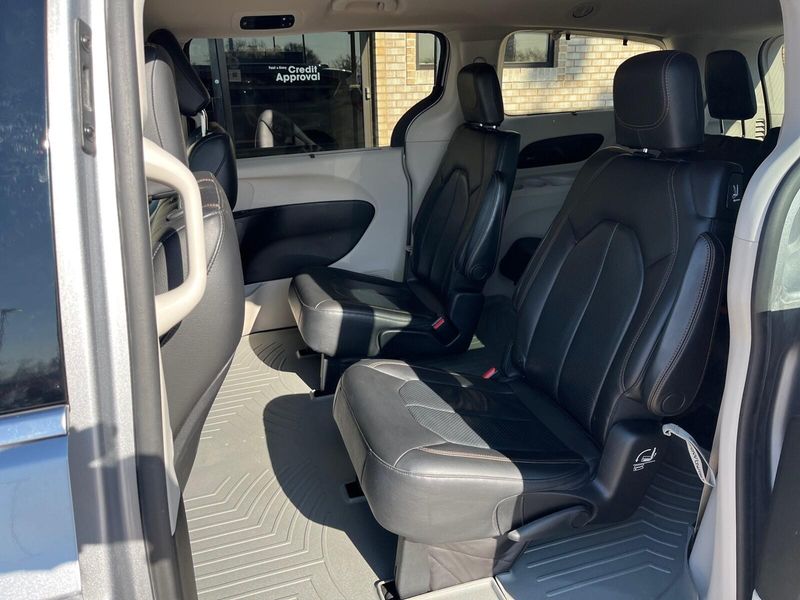 2018 Chrysler Pacifica Touring LImage 4