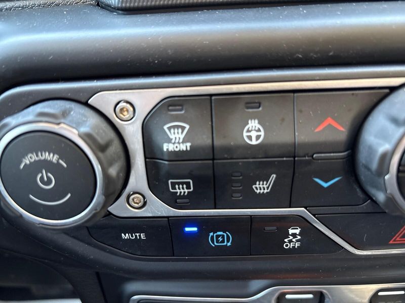 Used 2022 Jeep Wrangler 4xE Unlimited SaharaImage 20