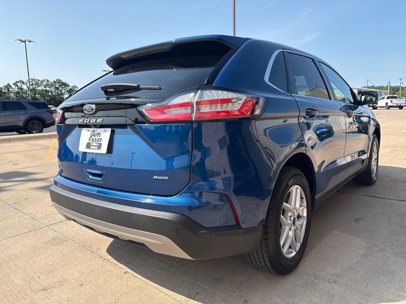 Used 2023 Ford Edge SELImage 8