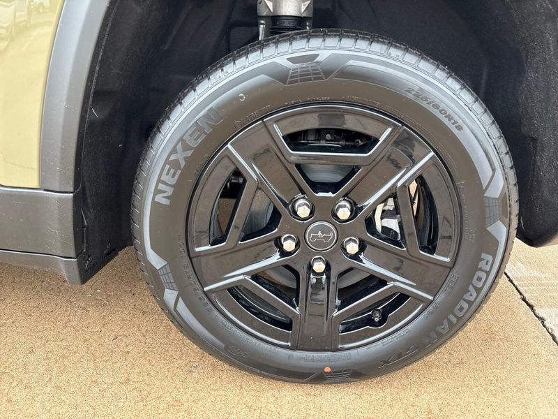 New 2026 Jeep Cherokee Limited Altitude 4x4Image 11