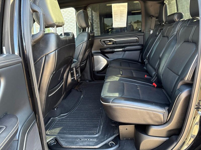 Used 2019 RAM 1500 LimitedImage 4