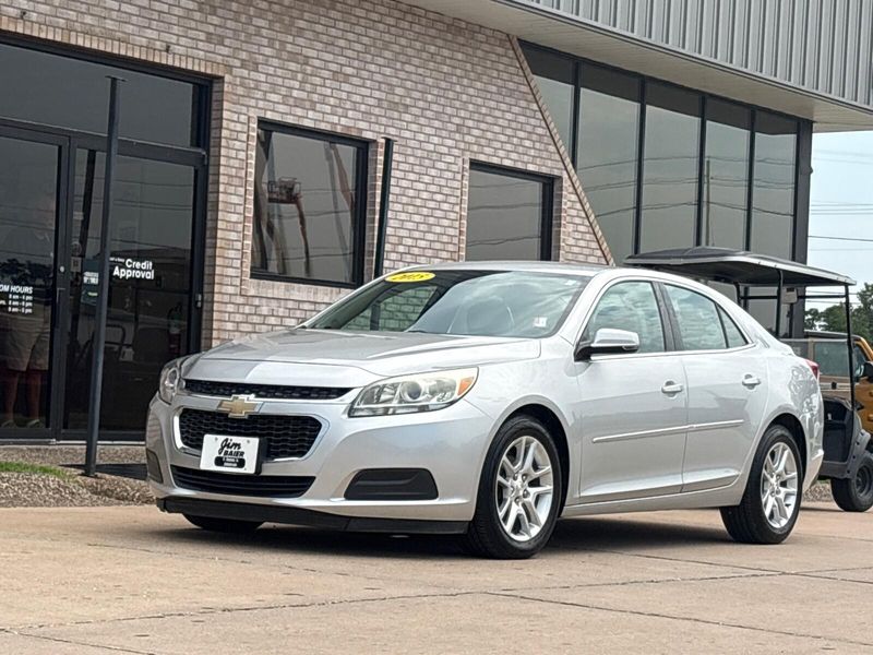 Used 2015 Chevrolet Malibu LTImage 1