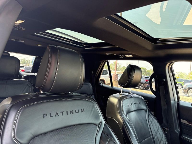 2019 Ford Explorer PlatinumImage 10