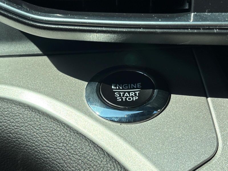 Used 2023 Ford Explorer XLTImage 21