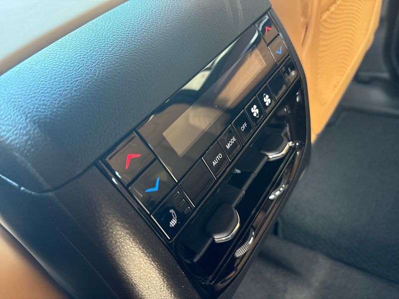 New 2025 Jeep Grand Cherokee L Summit 4x4Image 6