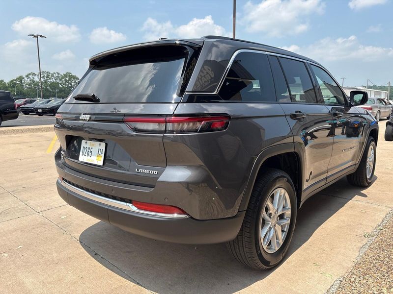 2025 Jeep Grand Cherokee Laredo X 4x4Image 9