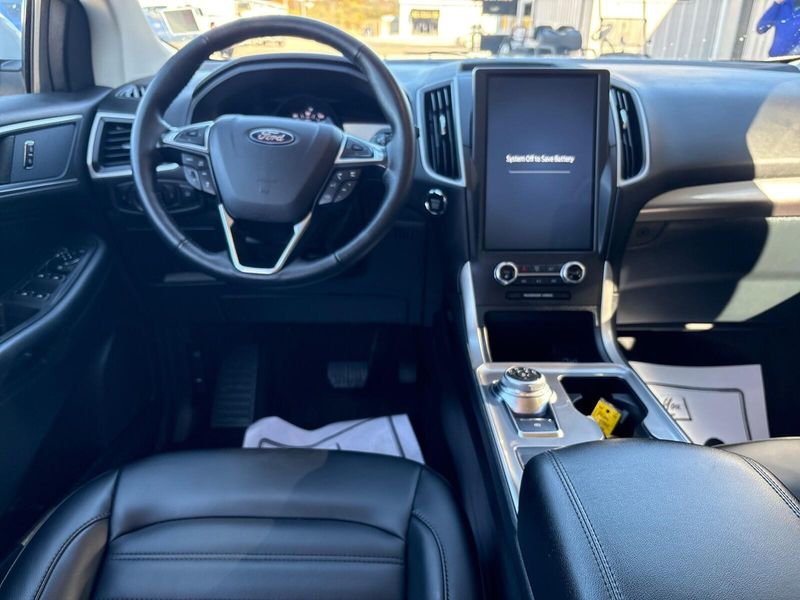 Used 2024 Ford Edge SELImage 5