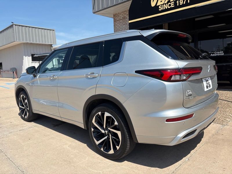 Used 2024 Mitsubishi Outlander PHEV SELImage 13