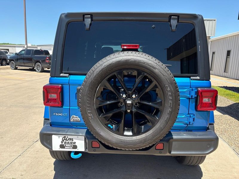 Used 2022 Jeep Wrangler 4xE Unlimited SaharaImage 9