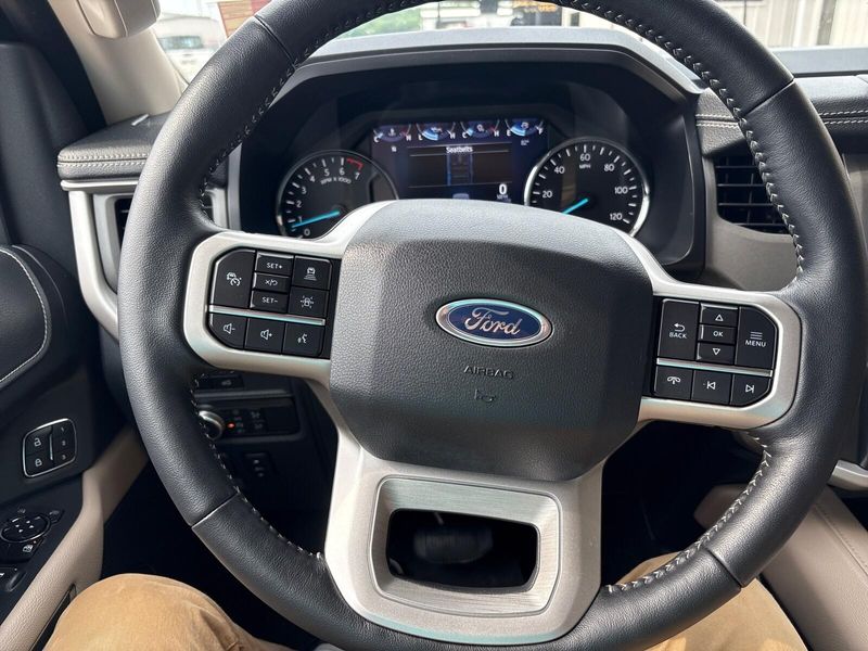 2022 Ford Expedition XLTImage 15