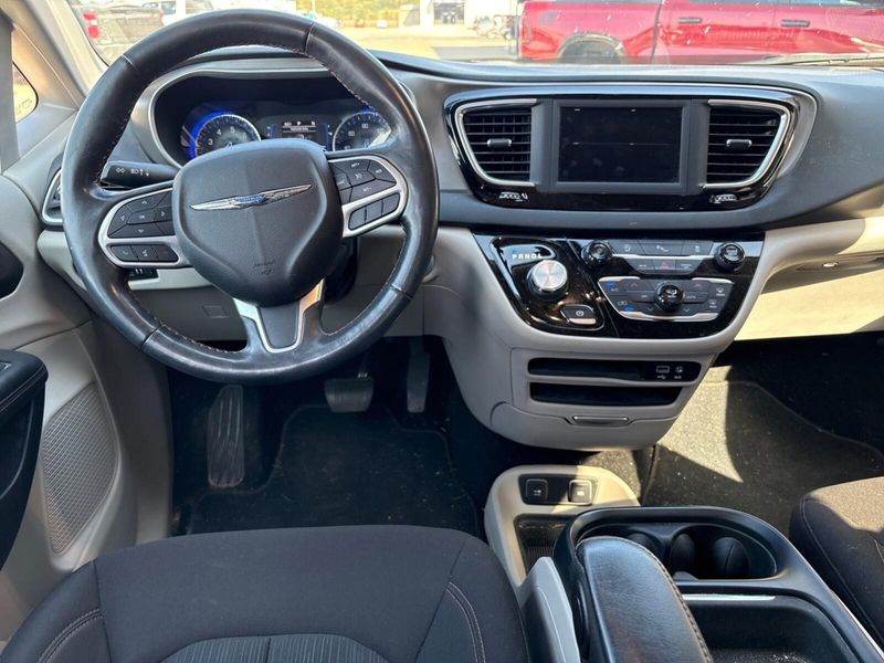 Used 2020 Chrysler Pacifica TouringImage 6