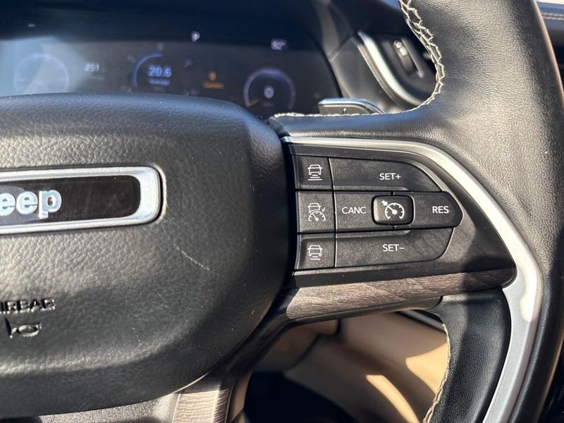 Used 2021 Jeep Grand Cherokee L LimitedImage 17
