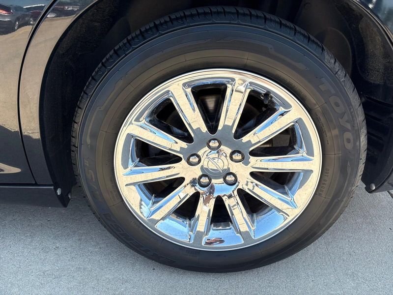 Used 2014 Chrysler 300C 300CImage 13