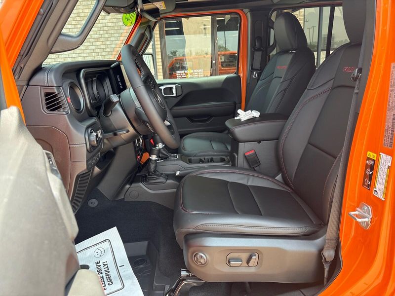 2025 Jeep Wrangler 4-door RubiconImage 3