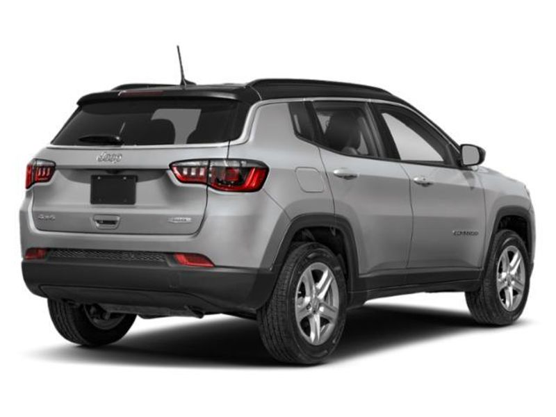New 2026 Jeep Compass LimitedImage 3