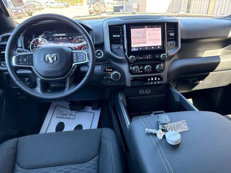 New 2027 RAM 1500 Express Crew Cab 4x4 5