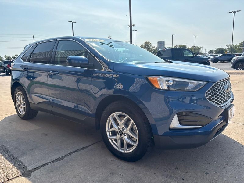 Used 2023 Ford Edge SELImage 7