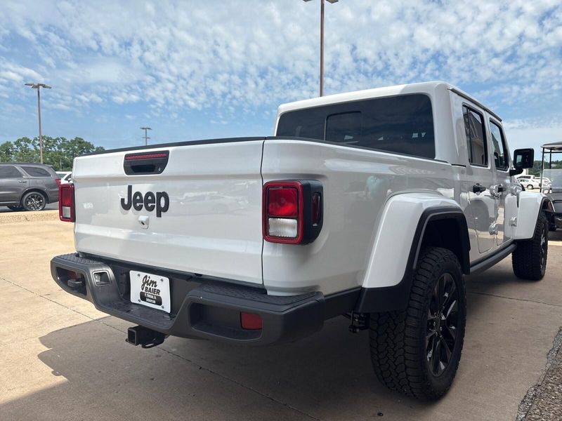 New 2025 Jeep Gladiator Nighthawk 4x4Image 8