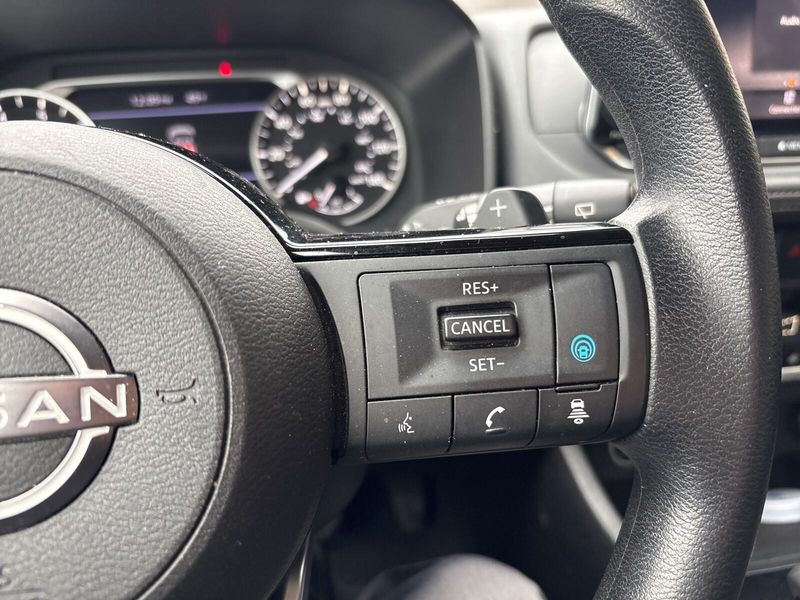 Used 2023 Nissan Rogue SVImage 13