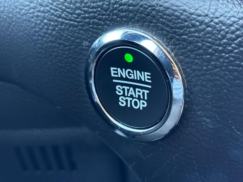 2023 Ford Edge SEL photo 18
