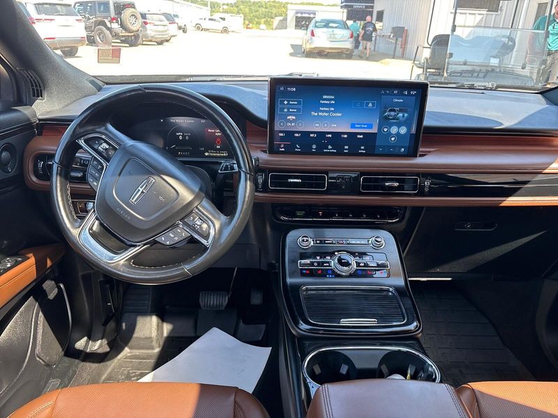 Used 2022 Lincoln Nautilus ReserveImage 6