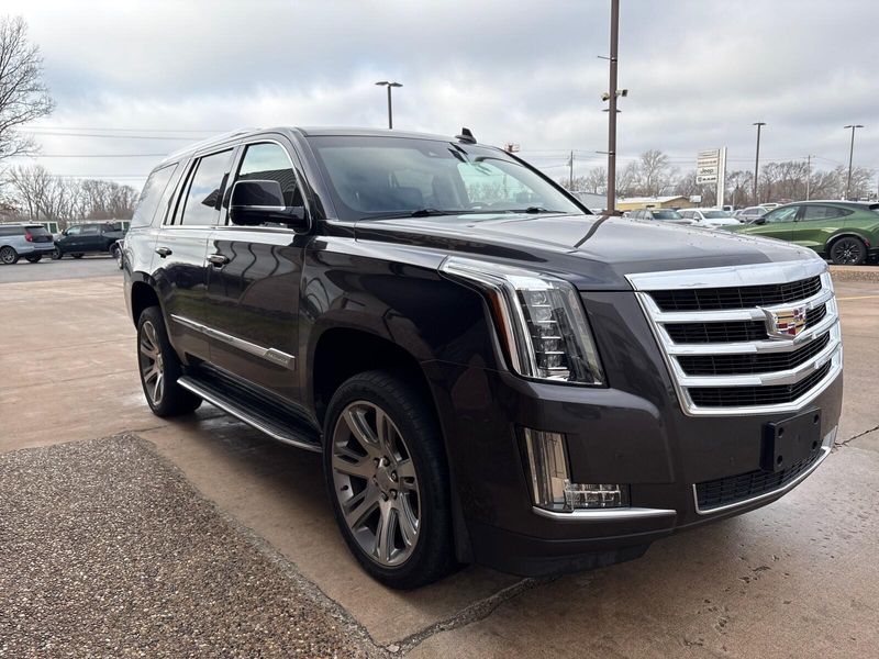 Used 2016 Cadillac Escalade Luxury CollectionImage 9