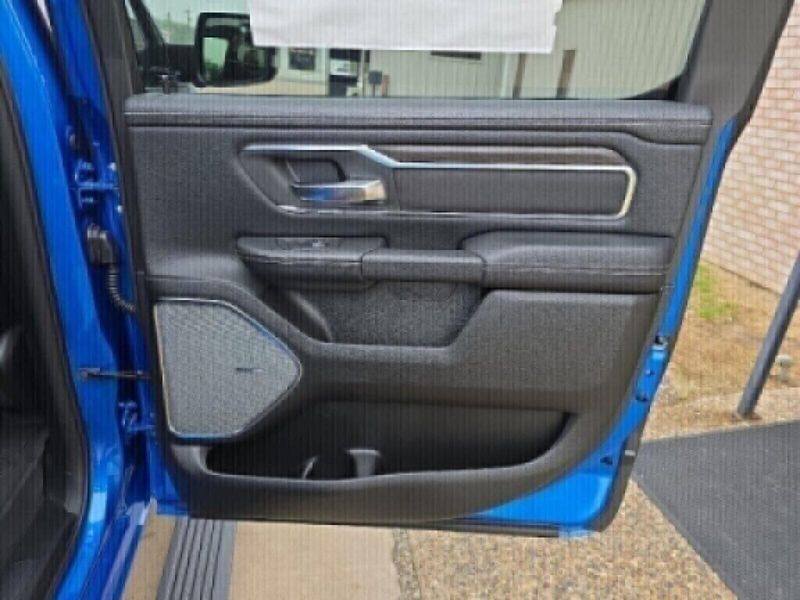2025 RAM 1500 Laramie Crew Cab 4x4 5