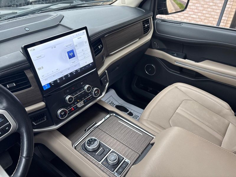 Used 2023 Ford Expedition LimitedImage 21