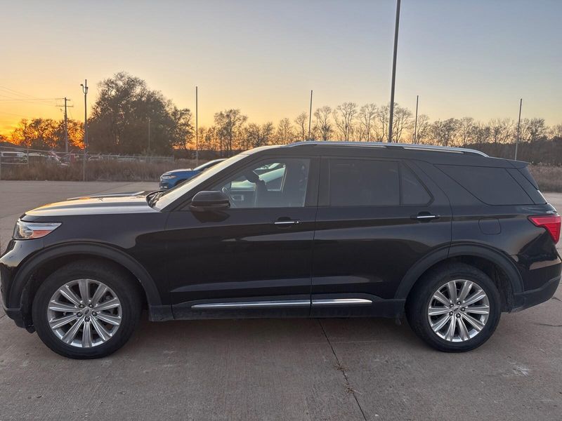 2020 Ford Explorer Limited photo 2