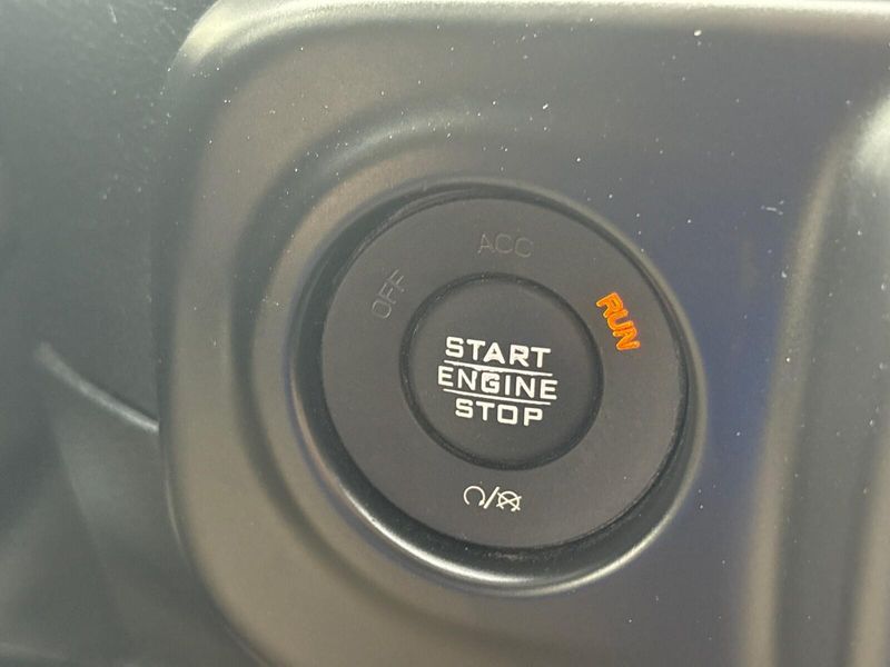 Used 2018 Jeep Wrangler Unlimited SportImage 18