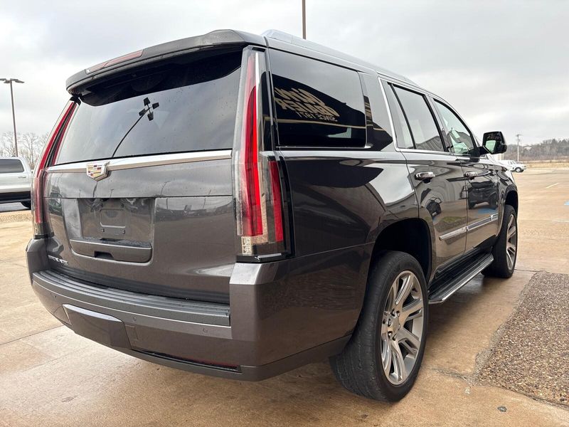 Used 2016 Cadillac Escalade Luxury CollectionImage 10