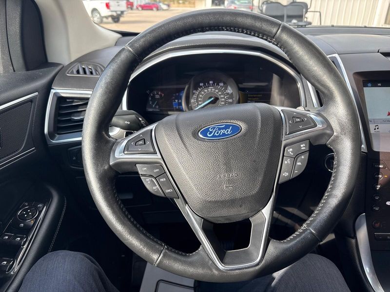 Used 2017 Ford Edge TitaniumImage 13