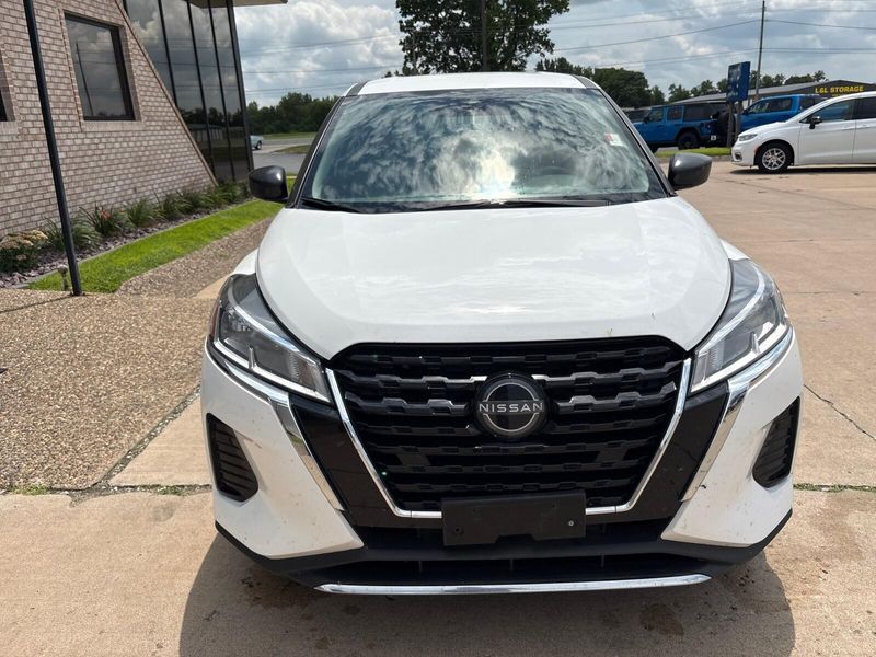 Used 2024 Nissan Kicks SImage 6