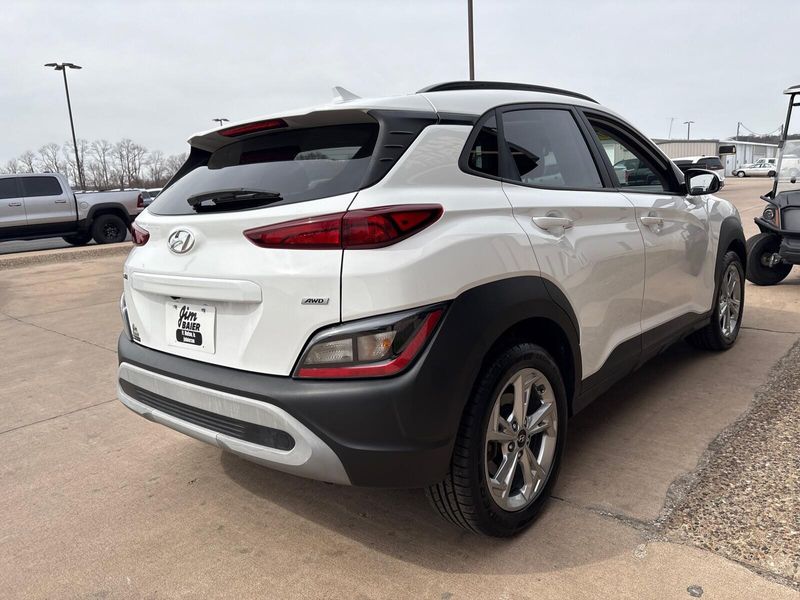 Used 2022 Hyundai Kona SELImage 9