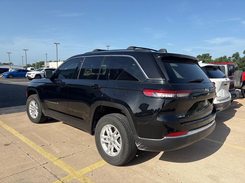 Used 2023 Jeep Grand Cherokee LaredoImage 5