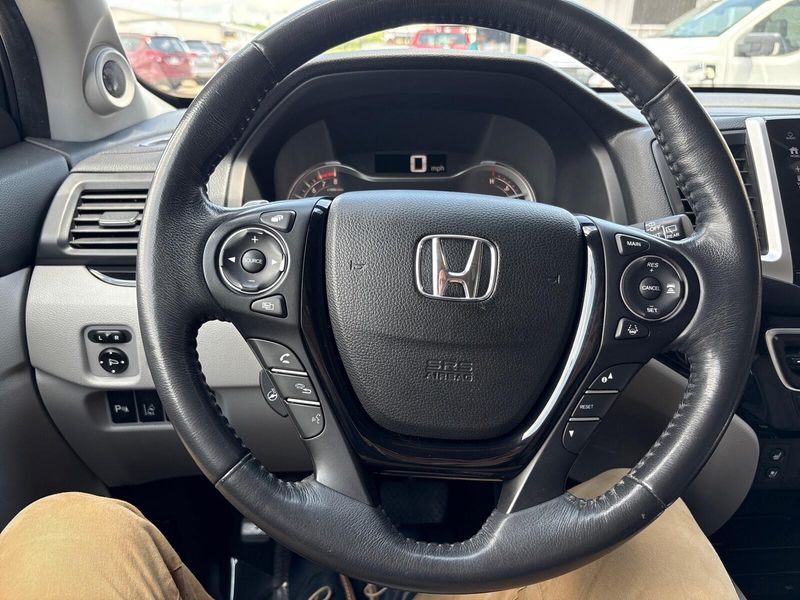 Used 2017 Honda Pilot EliteImage 18