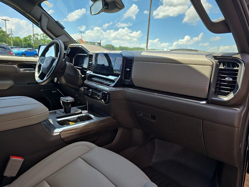 2024 Chevrolet Silverado 1500 RSTImage 10