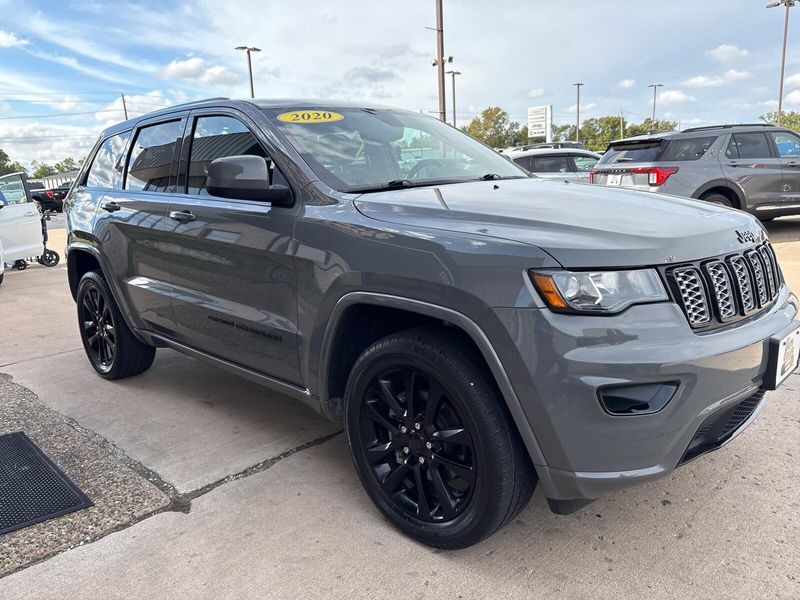 Used 2020 Jeep Grand Cherokee AltitudeImage 7
