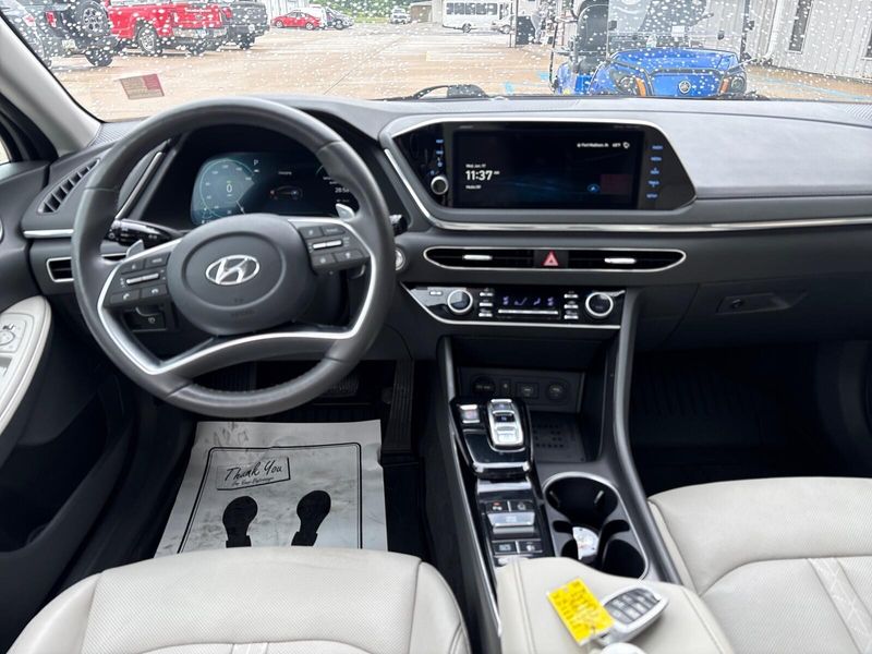 Used 2023 Hyundai Sonata Hybrid LimitedImage 5