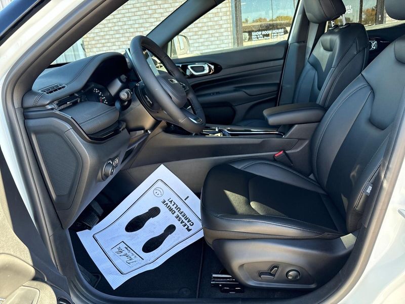 New 2026 Jeep Compass Limited Altitude 4x4Image 3